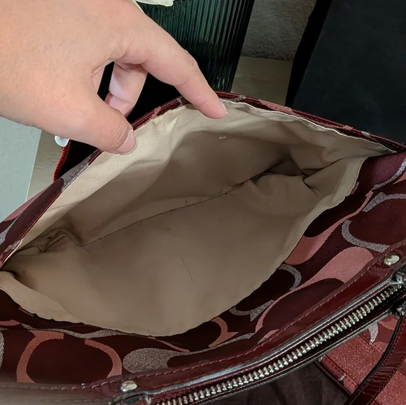 ✨SOLD✨Coach SET Signature Jacquard Red Metallic Stripe Tote Wristlet Wallet Y2K - Picture 11 of 14